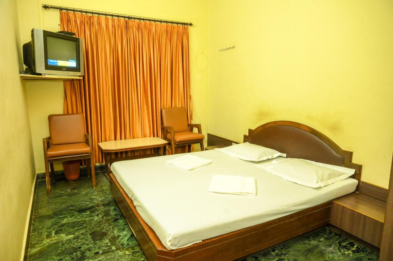 Отель S S Residency Padubidri Экстерьер фото